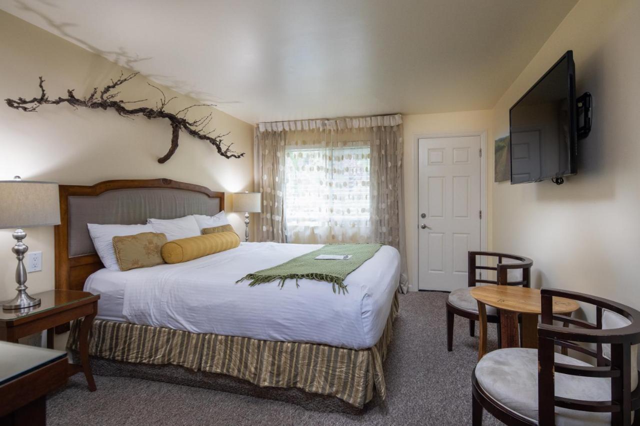 The Vendange Carmel Inn & Suites Exterior foto