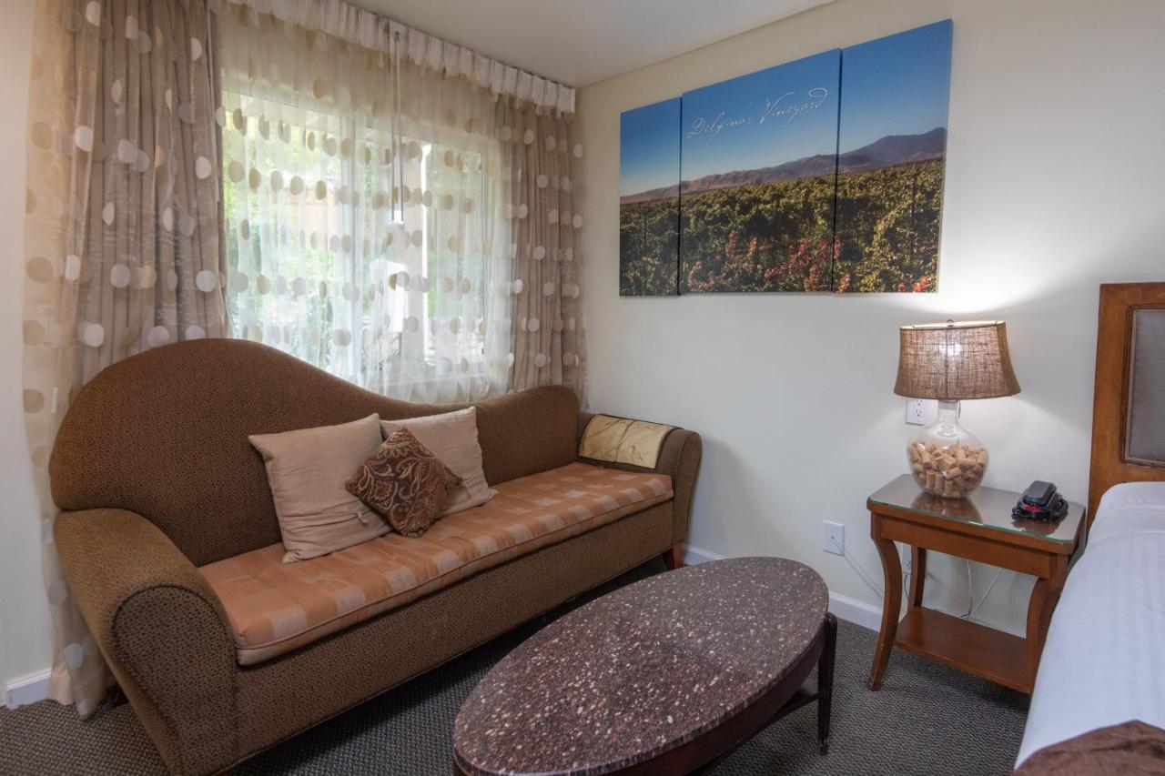 The Vendange Carmel Inn & Suites Exterior foto