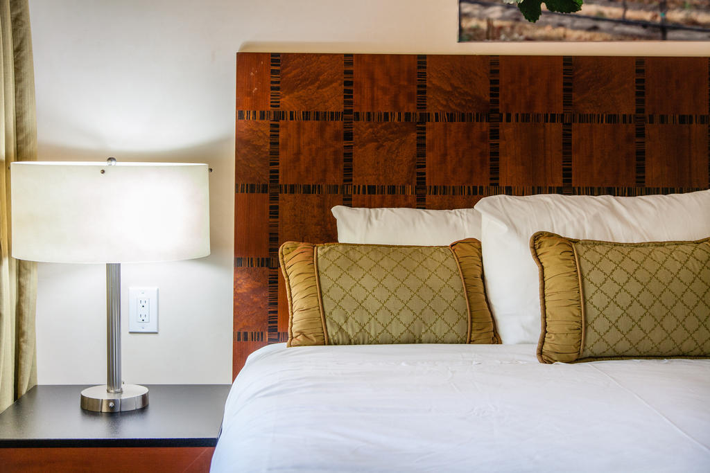 The Vendange Carmel Inn & Suites Habitación foto