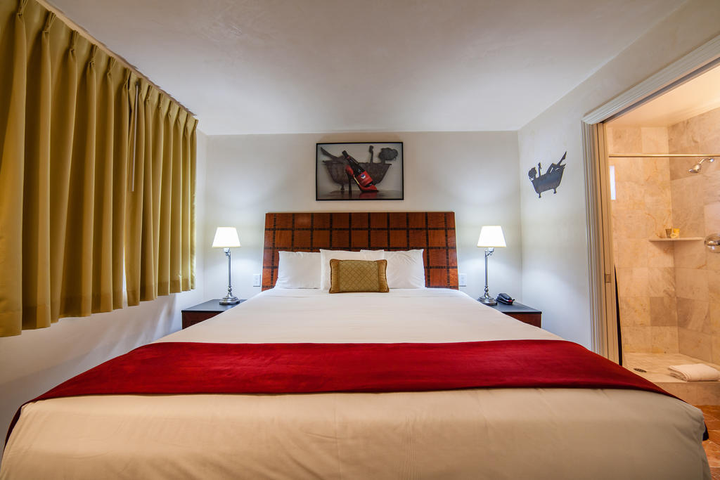The Vendange Carmel Inn & Suites Habitación foto